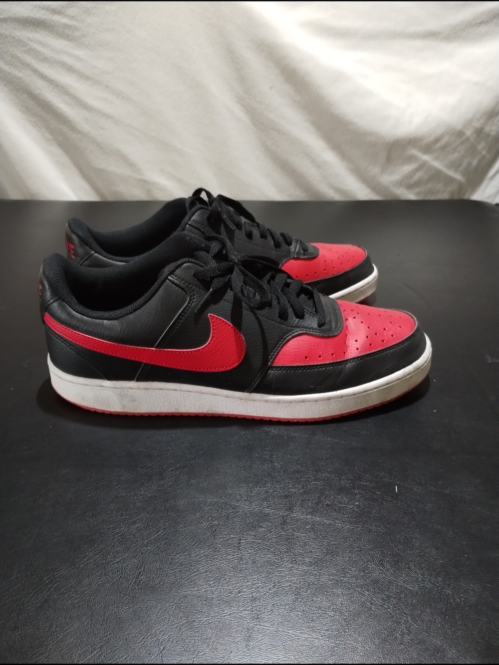 Nike Men's Court Vision Low-Top Sneakers in Black and Red Sz 12